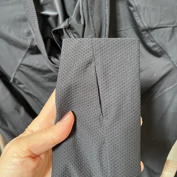 Lululemon Sleek Performance 1/2 Zip Hood Black 2 - Picture 10 of 11